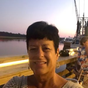 Meet your Posher, Cynthia